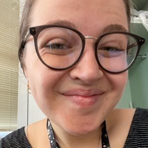 Meet your Posher, Caroline